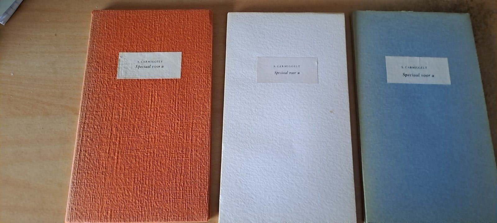 3 x Simon Carmiggelt "Speciaal voor U "  gesigneerd, Boeken, Ophalen of Verzenden, Gelezen, Nederland