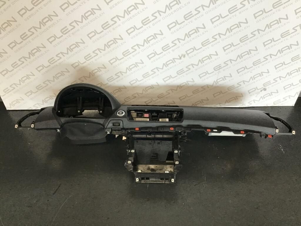 Dashboard zwart BMW 1-serie E87 ('04-'11), Gebruikt, -, -, Ophalen of Verzenden