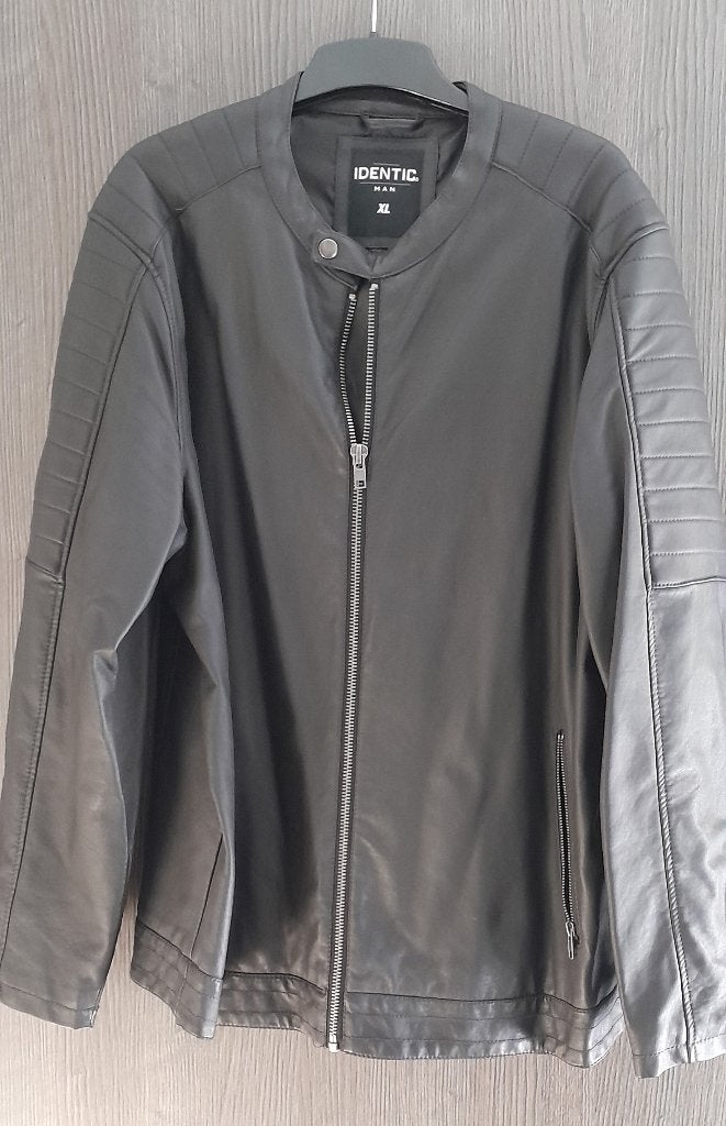 MOOIE LEDERLOOK JASJE, Ophalen, Nieuw, Maat 56/58 (XL), Zwart