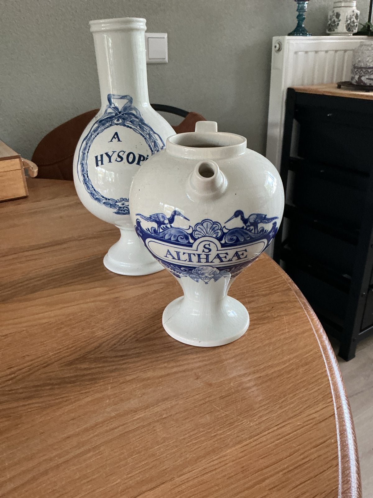 Antieke apothekerspotten: Hysop en Althaea, Antiek en Kunst, Ophalen of Verzenden