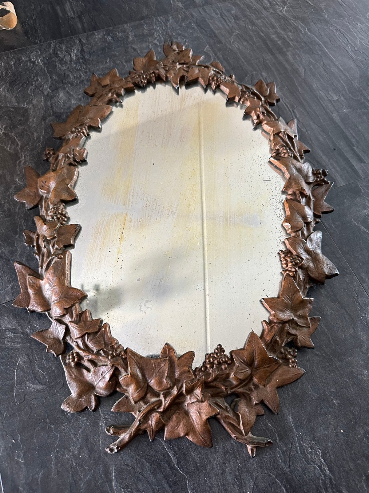Antieke Victoriaanse Wandspiegel - Gietijzeren Klimopdecor, Ophalen of Verzenden, Ovaal, Minder dan 50 cm, Minder dan 100 cm