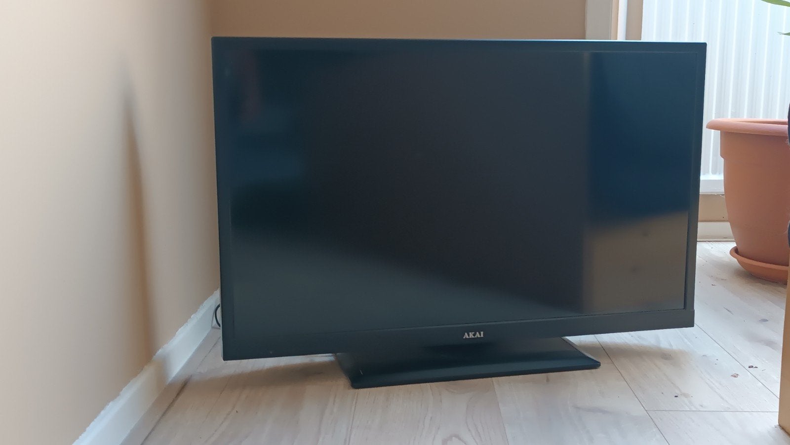 Akai tv 32 inch, Gebruikt, 50 Hz, Minder dan 40 cm, Ophalen