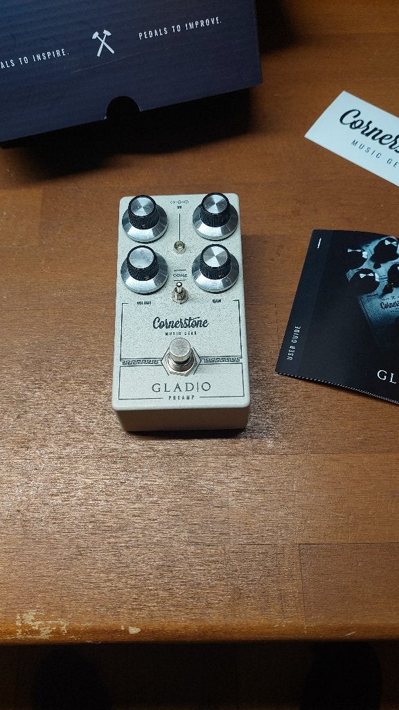 Cornerstone Gladio Preamp Overdrive Pedaal, Muziek en Instrumenten, Ophalen of Verzenden, Zo goed als nieuw, Distortion, Overdrive of Fuzz