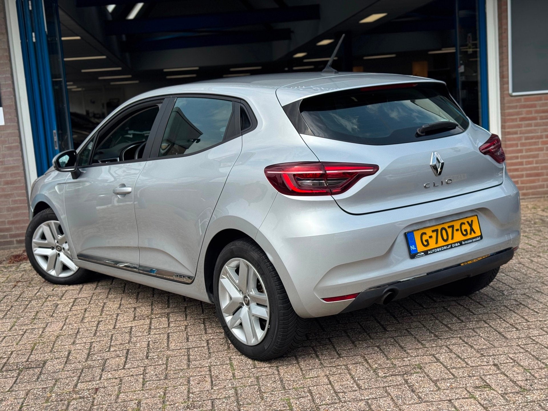 Renault Clio 1.0 TCe Zen 5drs 2019 Grijs AIRCO NAP!, Auto's, Voorwielaandrijving, Dealer onderhouden, Gebruikt, 580 kg