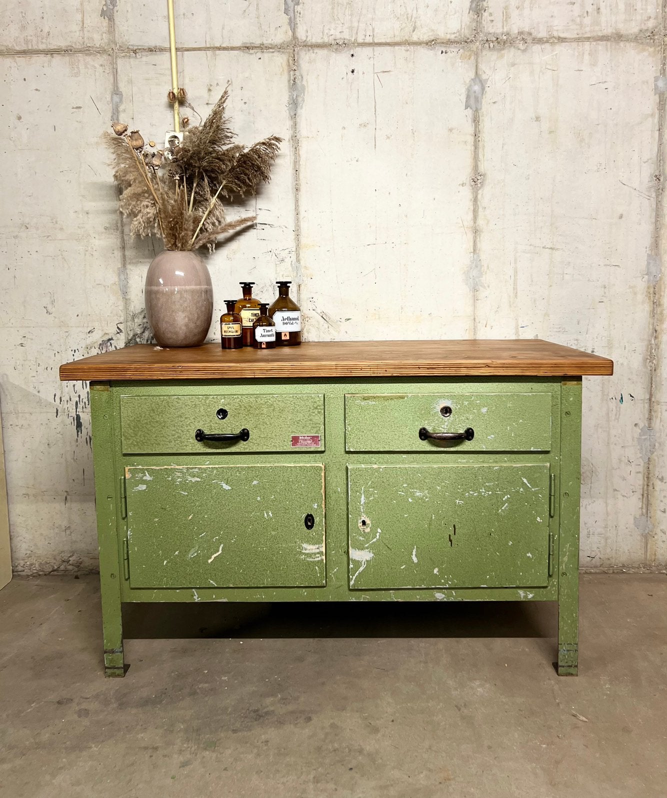 Vintage werkbank dressoir koffiebar keukenkast tv meubel, Gebruikt, 100 tot 150 cm, Vintage industrieel, Rechthoekig