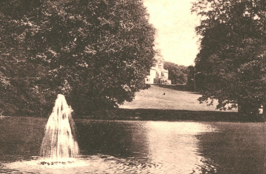 947203	Arnhem	Sonsbeek	Vijver met Fontein	1929	Gelopen, Ophalen of Verzenden, 1920 tot 1940, Gelopen, Gelderland
