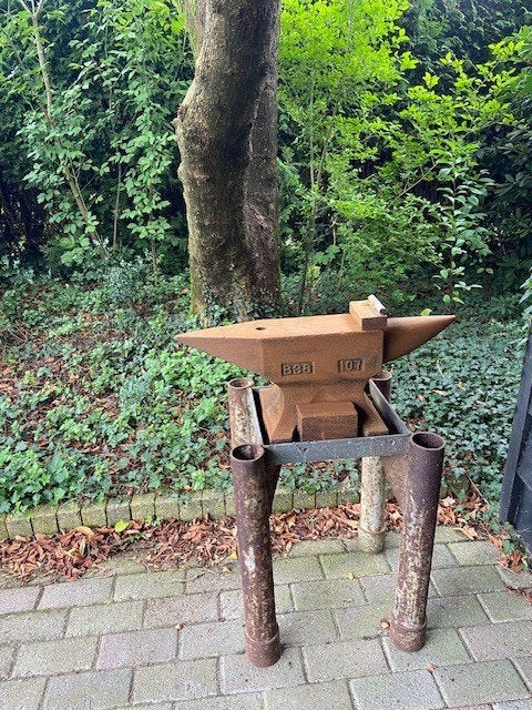 Aambeeld, Ophalen