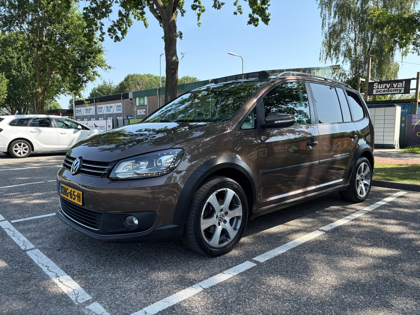 In uitmuntende staat VW Touran Cross 1.4 TSI 7 persoons, Auto's, 4 cilinders, Bruin, 7 stoelen, 14 km/l