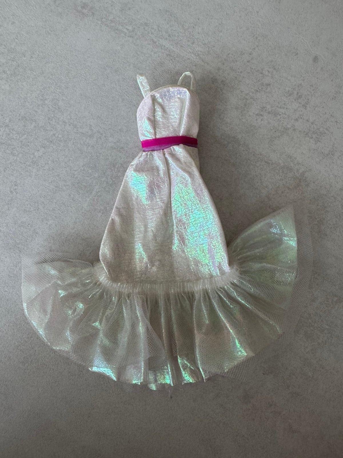 Barbie crystal jurk 1983, Verzamelen, Poppen, Ophalen of Verzenden, Gebruikt, Kleertjes