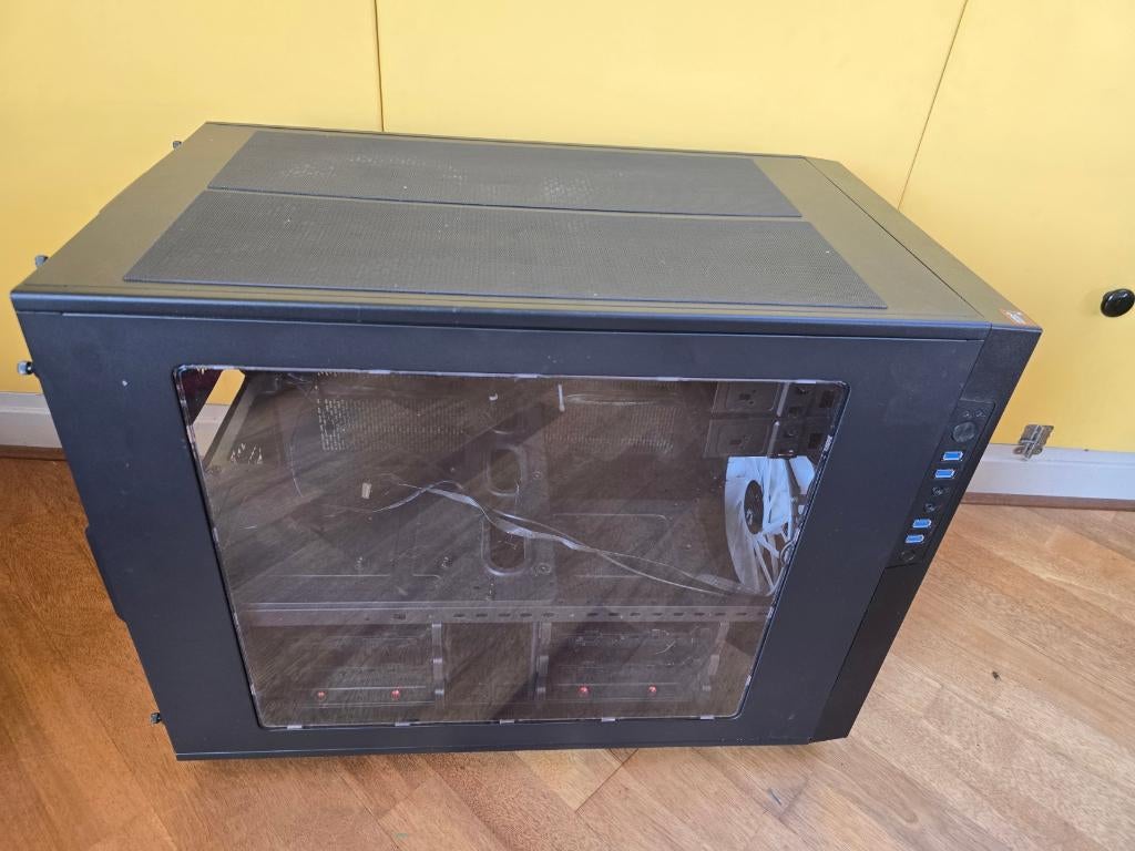 Thermaltake Core X9 E-ATX Cube Chassis, Ophalen, Gebruikt
