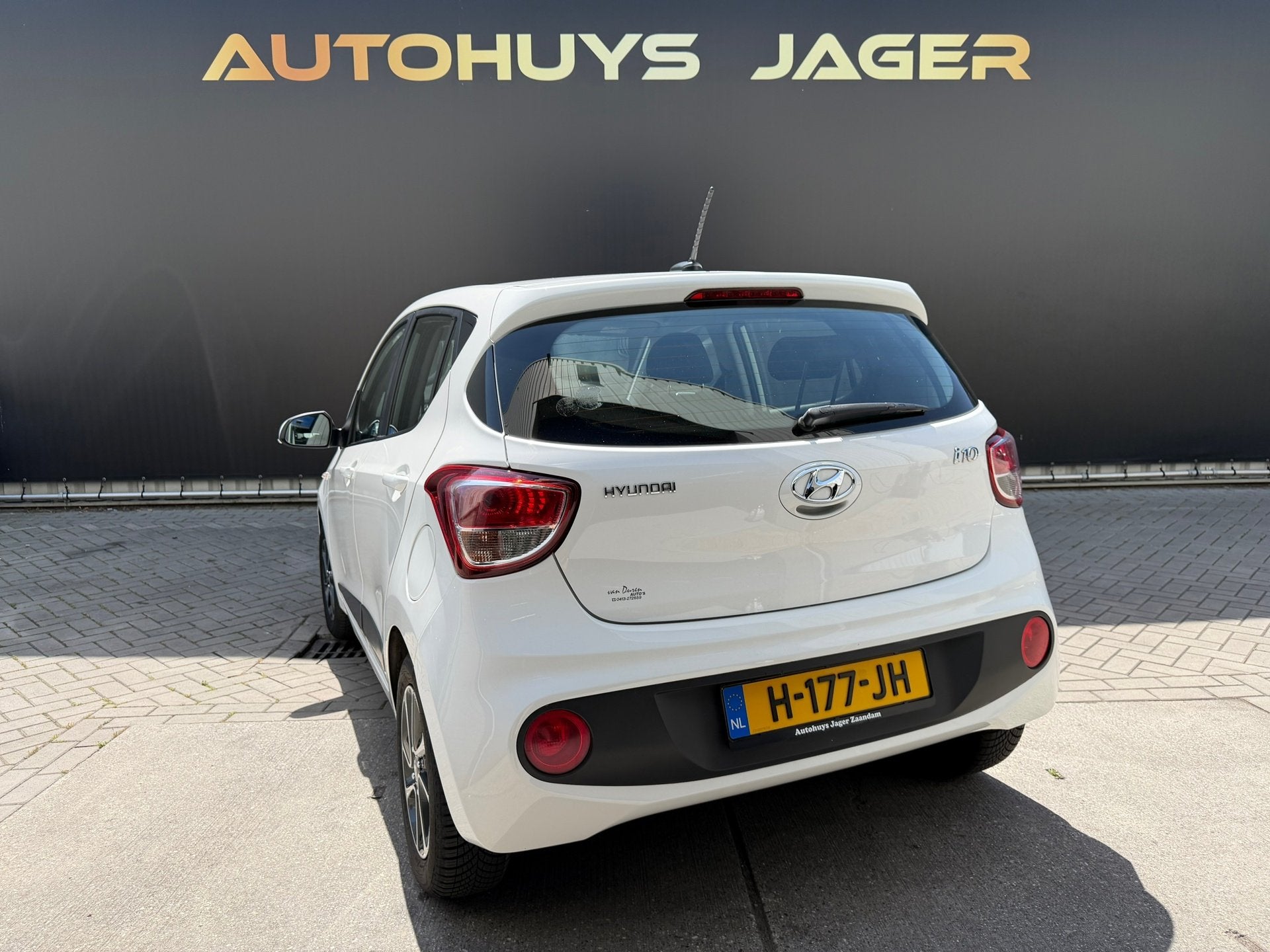 Hyundai I10 1.0i Comfort 5p Automaat Scherm, Auto's, Dealer onderhouden, Stof, Gebruikt, Start-stop-systeem