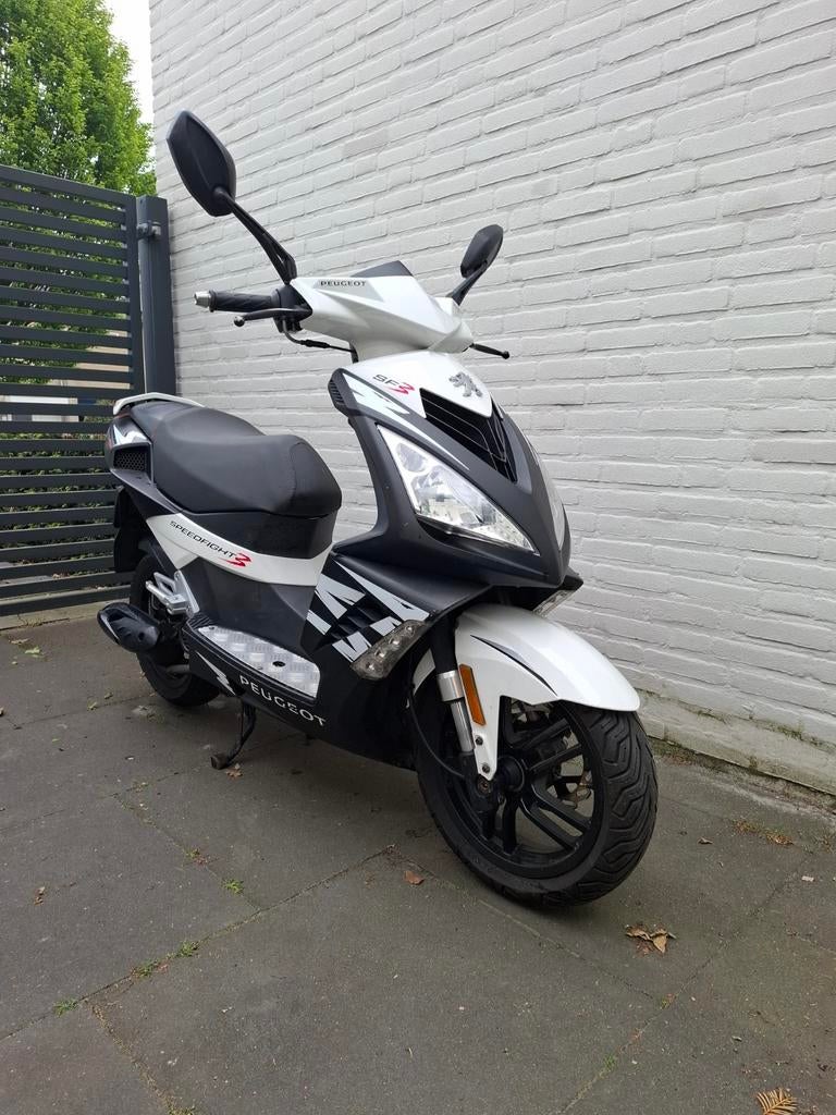 Peugeot speedfight 3 4takt. Weinig km. Zeer goed., Fietsen en Brommers, Scooters | Peugeot, Ophalen, Maximaal 45 km/u, 49 cc, Zo goed als nieuw