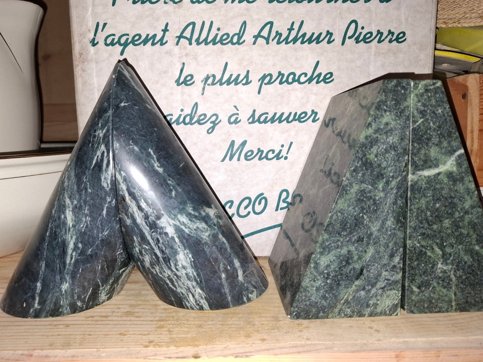 2x groene marmar boekensteuner/bookholders, Ophalen
