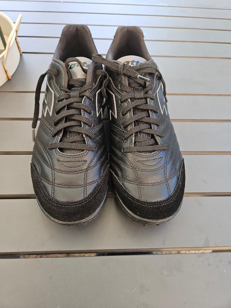 Lotto stadio kunstgrasschoenen maat 41, Ophalen, Maat XS of kleiner, Schoenen, Zo goed als nieuw