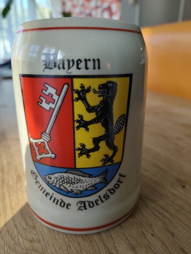 Porseleinen bierpul Adelsdorf Bayern, gemeentewapen, 0,5 l., Verzamelen, Ophalen of Verzenden, Zo goed als nieuw, Pul(len), Overige merken