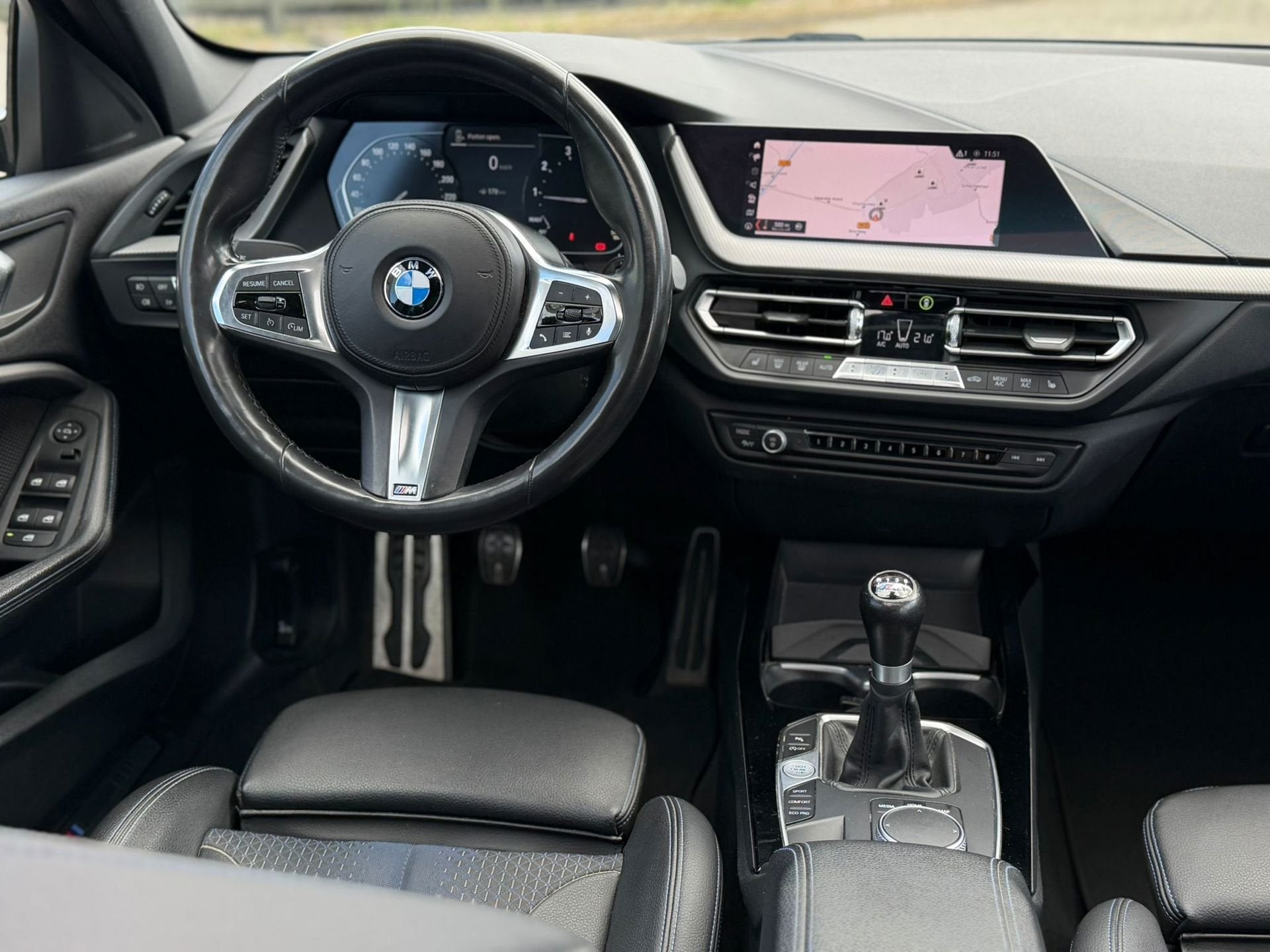BMW 1-serie 118i M-sport pakket, panoramadak, achteruitrijca, Auto's, BMW, Gebruikt, Automatische klimaatregeling, Leder, Bedrijf