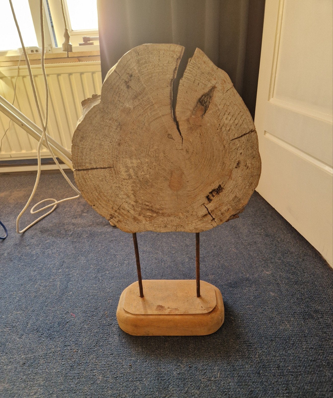 Houten ornament op voet, Ophalen, Zo goed als nieuw