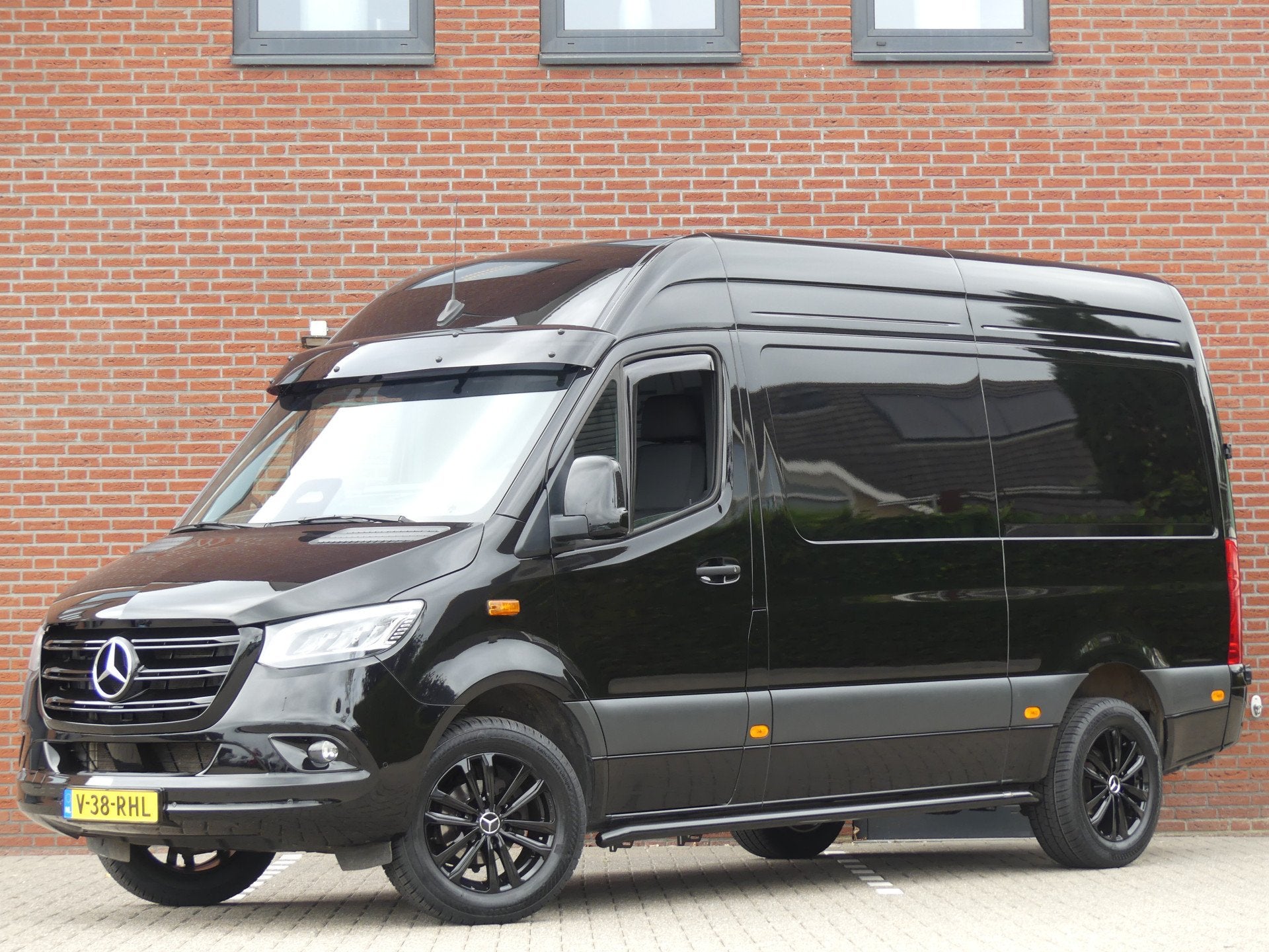 Mercedes-Benz Sprinter 317 CDI L2H2 LED/Camera/Geveerde stoe, Automaat, Dealer onderhouden, Achterwielaandrijving, Gebruikt