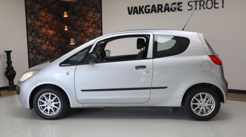 Mitsubishi Colt 1.1 Silverl. | jaarbeurt | 2 nw band | oh.bk, Voorwielaandrijving, Stof, Origineel Nederlands, Bedrijf