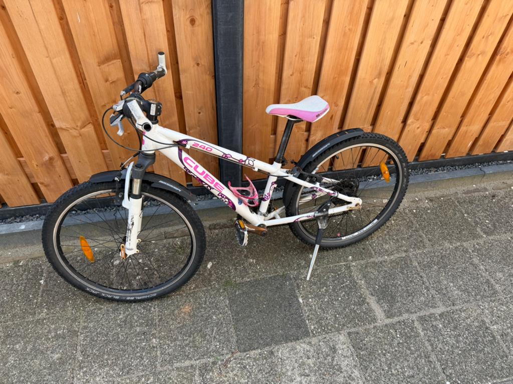 Cube meisjes fiets 24 inch, Ophalen, Gebruikt, 24 inch