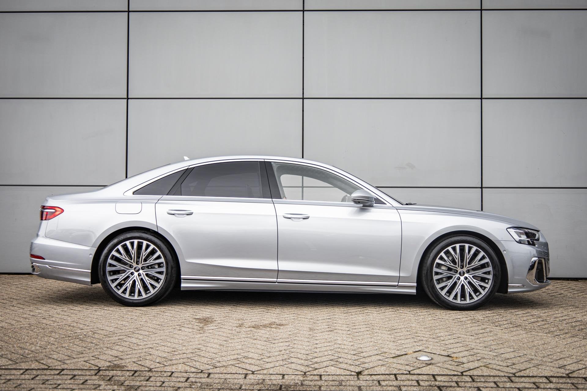 Audi A8 60 TFSIe 462pk quattro | 20" LMV | 360 Camera | Mass, Auto's, Automaat, Gebruikt, Euro 6, 2995 cc
