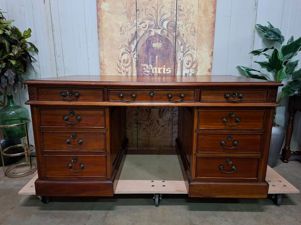 Klassieke Teakhouten dubbelzijdige schrijftafel bureau, Huis en Inrichting, Bureaus, Ophalen of Verzenden