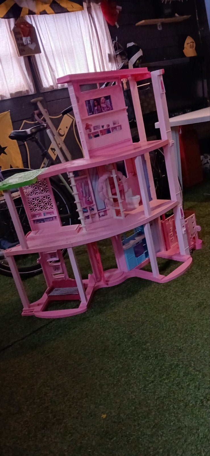 Groot Barbie droomhuis Poppenhuis L 36 cm x B 130 x H 114, Ophalen, Zo goed als nieuw, Poppenhuis