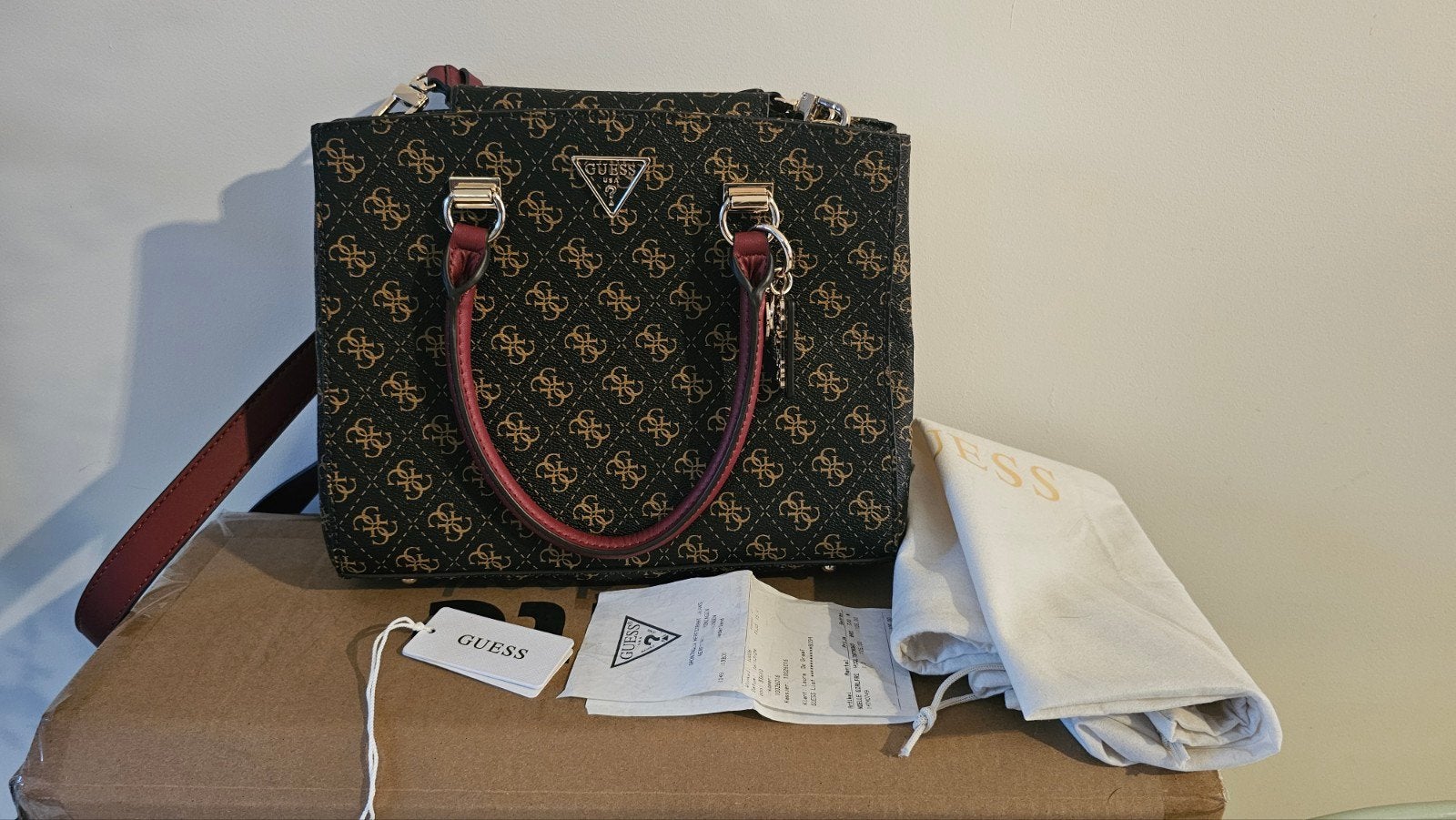 Originele Guess tas - Zo goed als nieuw met bon en dustbag, Ophalen of Verzenden, Zo goed als nieuw, Bruin, Handtas
