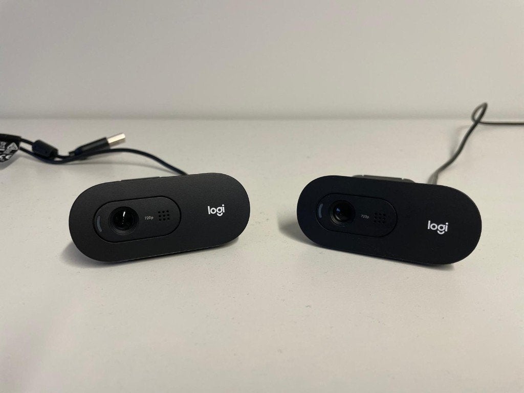 Webcam logi C270 (2x beschikbaar), Computers en Software, Webcams, Ophalen, Gebruikt, Logitech, Monitorclip