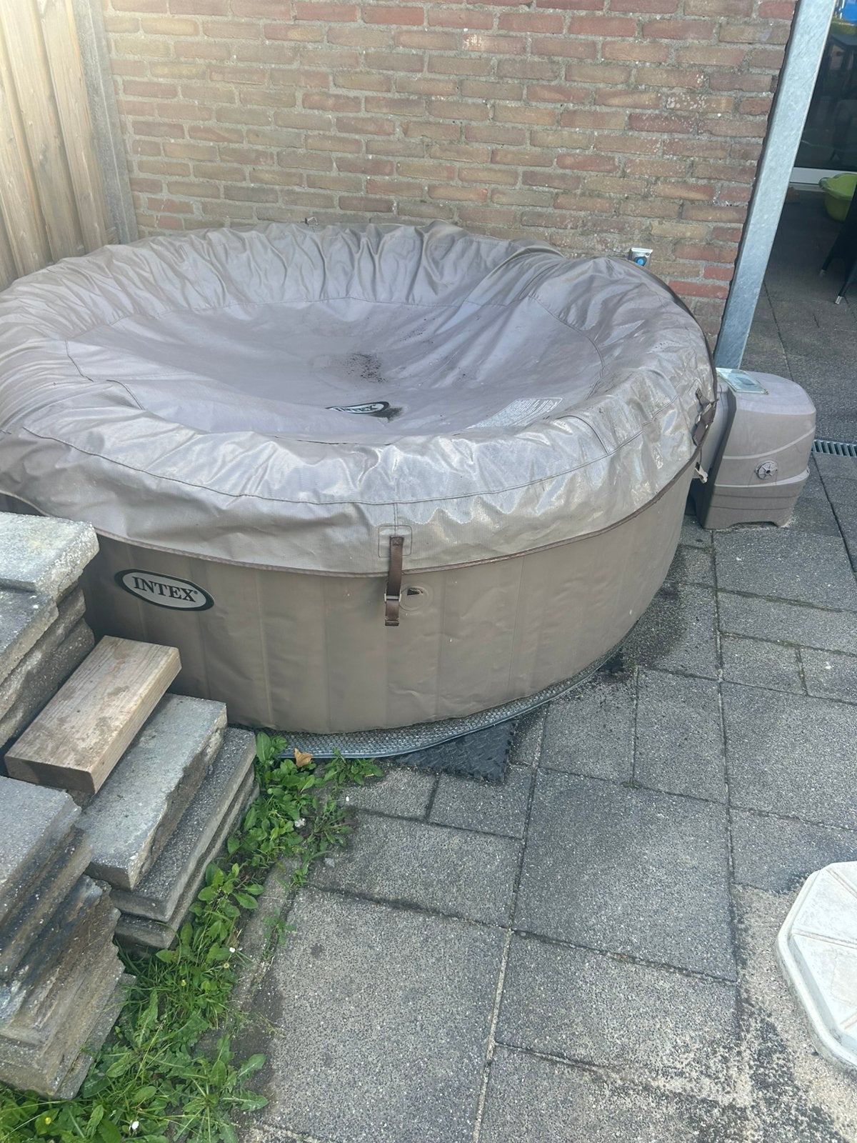 Intex opblaasbare Jacuzzi, Ophalen, Gebruikt, Afdekzeil, Opblaasbaar