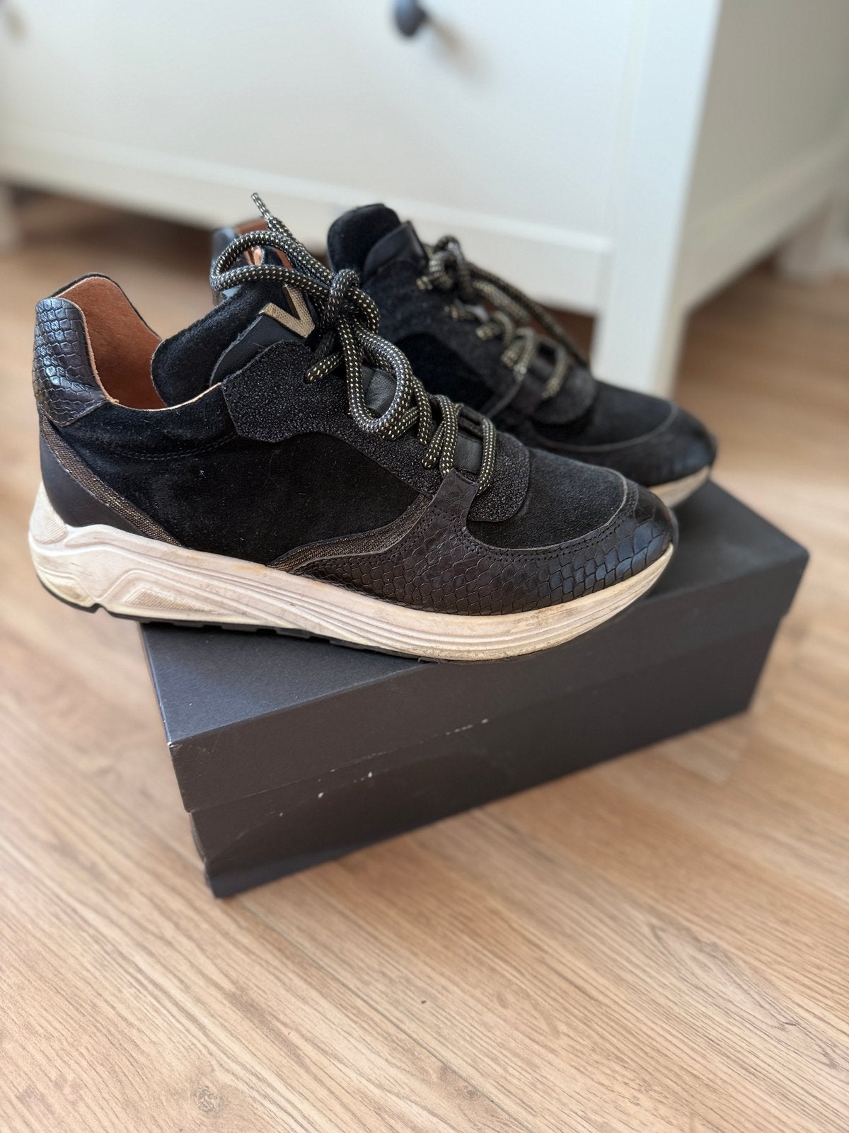 Viavai via vai sneakers dames zwart nieuw maat 40, Ophalen, Zo goed als nieuw, Zwart, Sneakers of Gympen