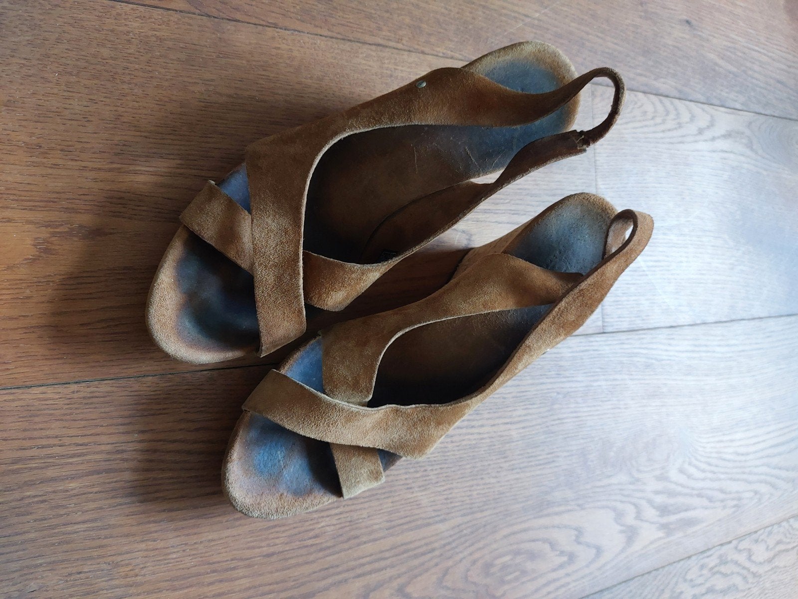 ugggsss maat 39 ! 20euro, Ophalen of Verzenden, Zo goed als nieuw, Zwart, Sneakers of Gympen