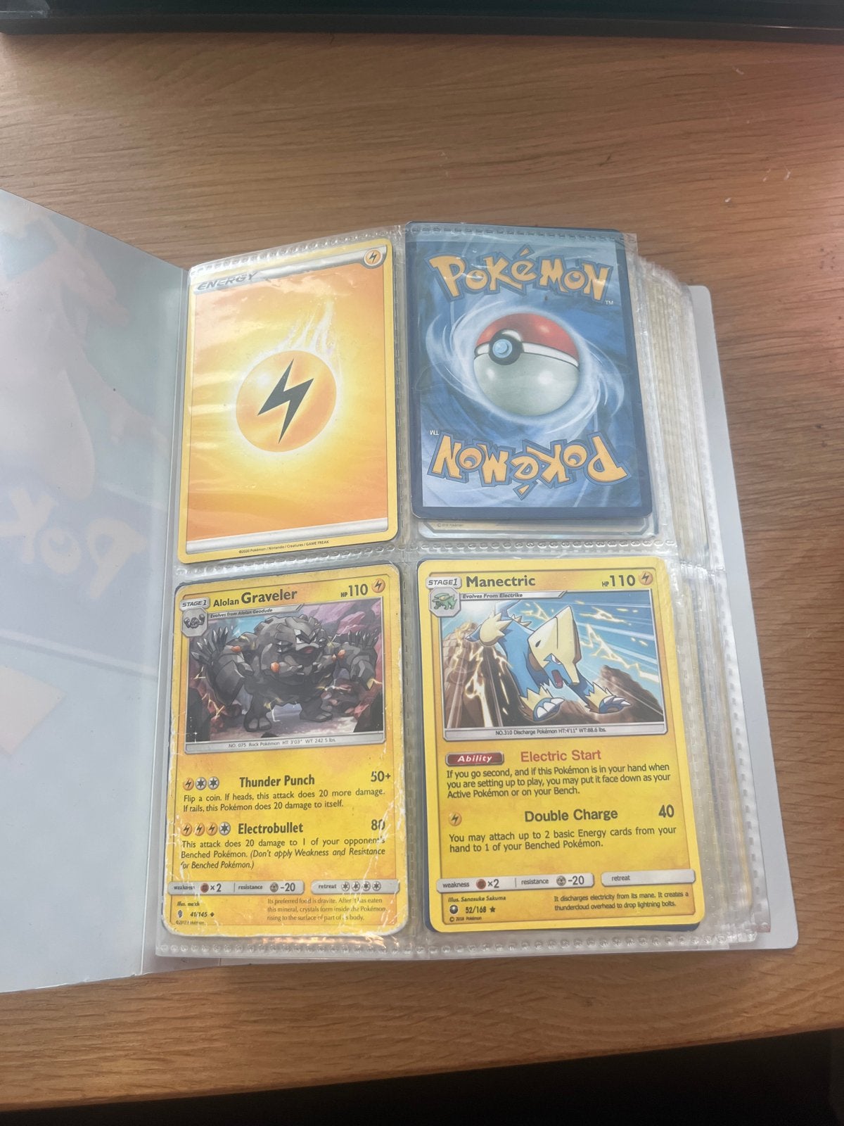 Pokémon kaarten map - 4 pagina's pasde er niet op, Ophalen of Verzenden, Zo goed als nieuw, Boek of Catalogus, Foil