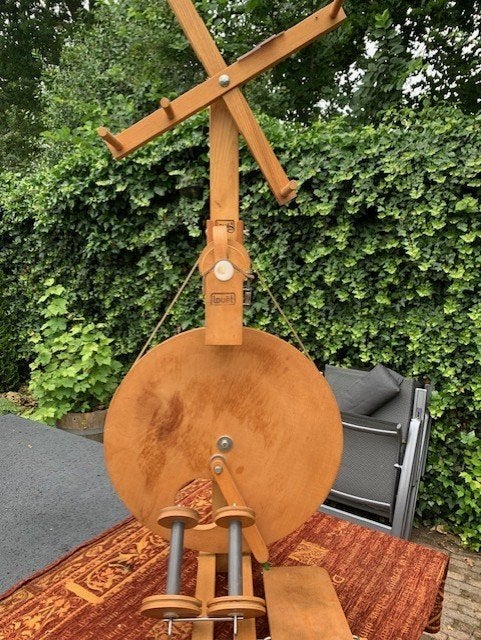 LOUET SPINNEWIEL MET WOLMOLEN, Ophalen of Verzenden, Zo goed als nieuw, Spinnewiel