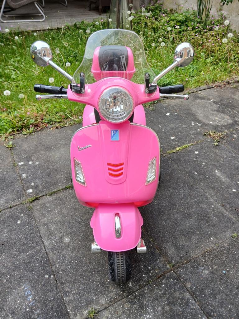 Roze Elektrische Kinderscooter Vespa, Ophalen, Zo goed als nieuw, Overige typen