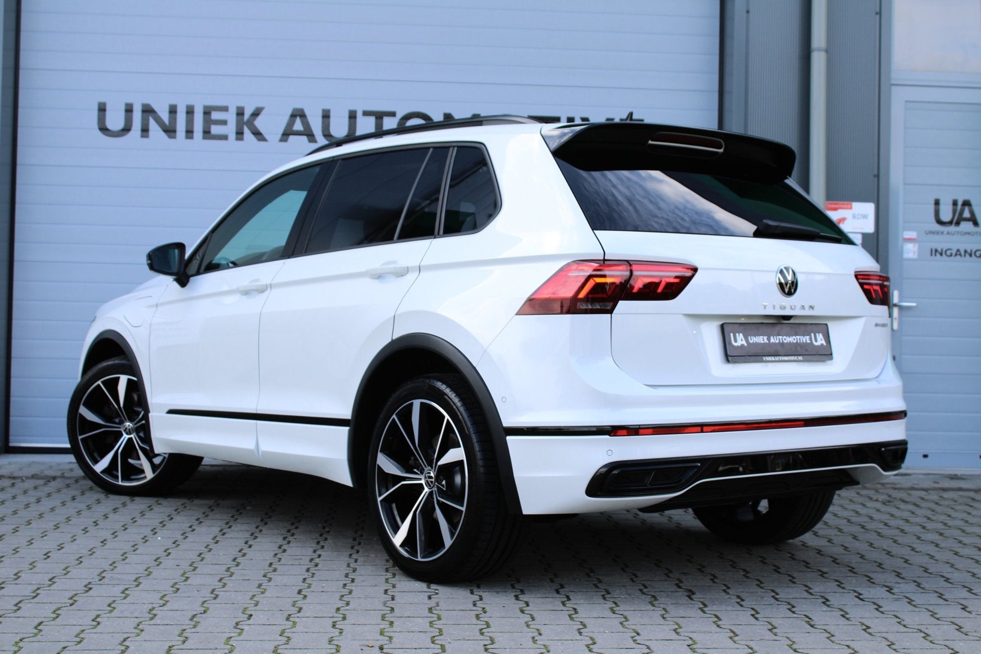 Volkswagen Tiguan 1.4 TSI eHybrid | 3 x R-LINE | LEDER | TRE, Auto's, Volkswagen, 1716 kg, Gebruikt, Zwart, 4 cilinders