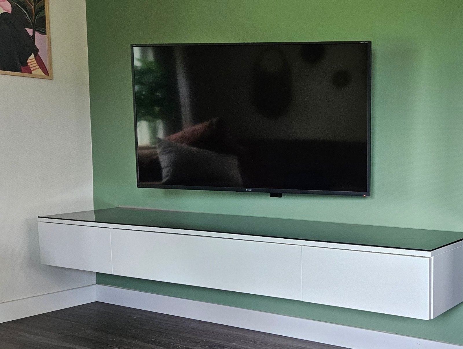 Zwevend TV Meubel Hoogglans Wit met Zwart Glazen Blad, Huis en Inrichting, Kasten | Televisiemeubels, Ophalen, Design, Zo goed als nieuw