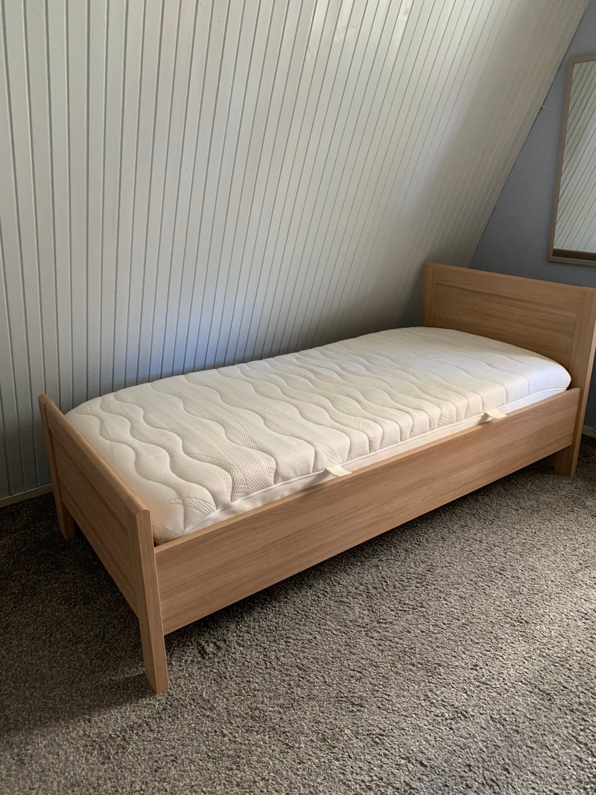 1 persoons bed te koop, Huis en Inrichting, Slaapkamer | Bedden, Ophalen, 90 cm, Eenpersoons, Zo goed als nieuw