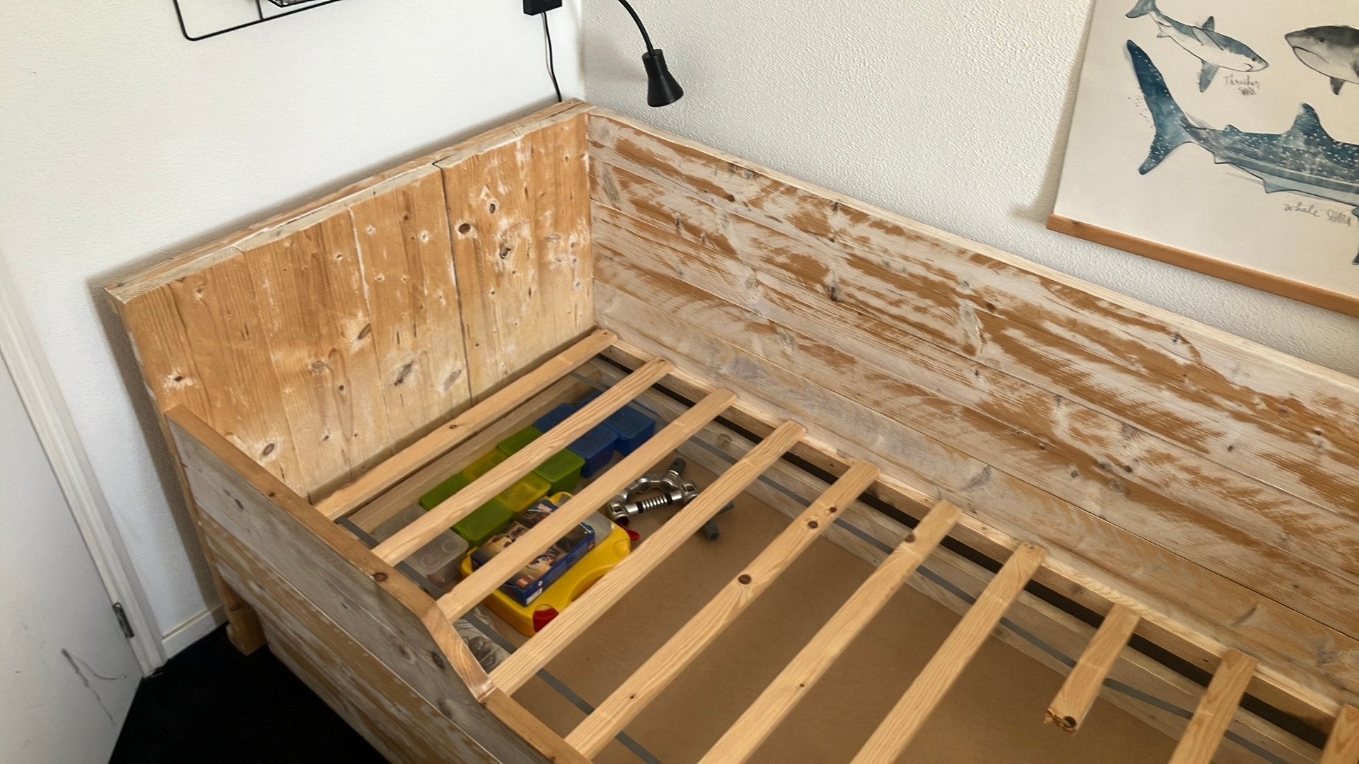 Steigerhouten bed 1-persoons gratis, Ophalen