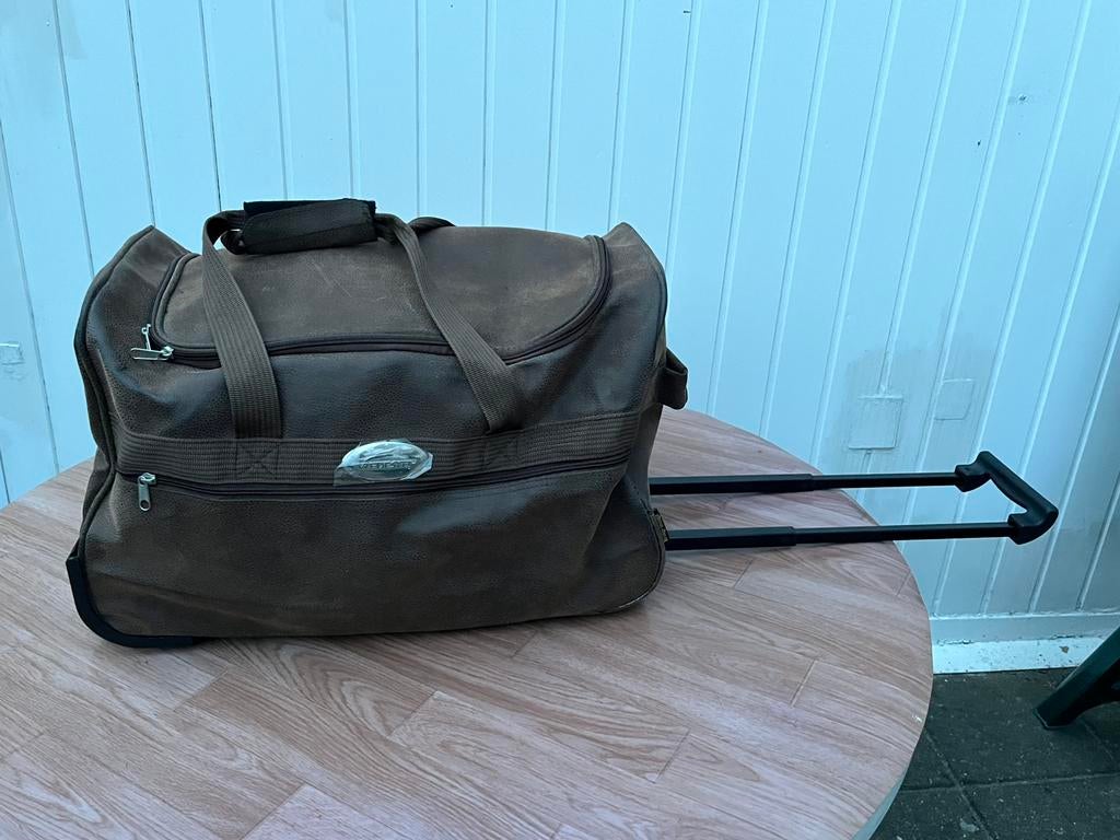 Trolley koffer merk  vredestein, Sieraden, Tassen en Uiterlijk, Koffers, Overige materialen, Wieltjes, Nieuw, Minder dan 50 cm
