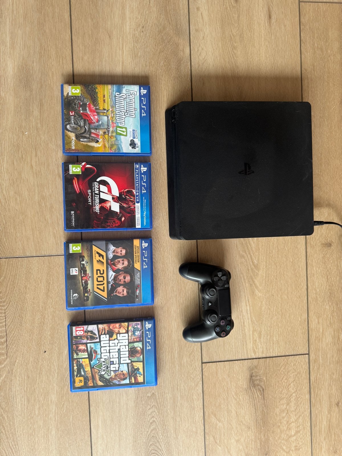 PlayStation 4 met controller en 4 games, Ophalen of Verzenden, Met 1 controller, Slim, Gebruikt