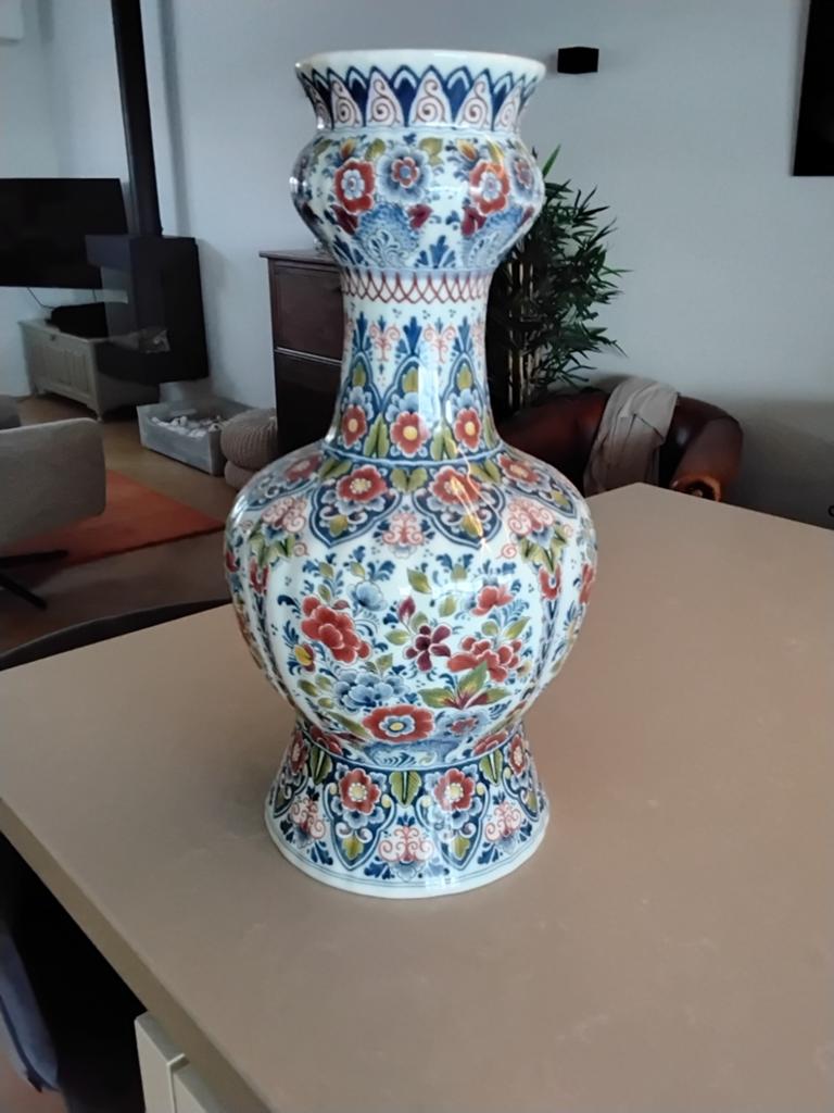 Grote vaas van gekleurd delfts blauw., Antiek en Kunst, Ophalen