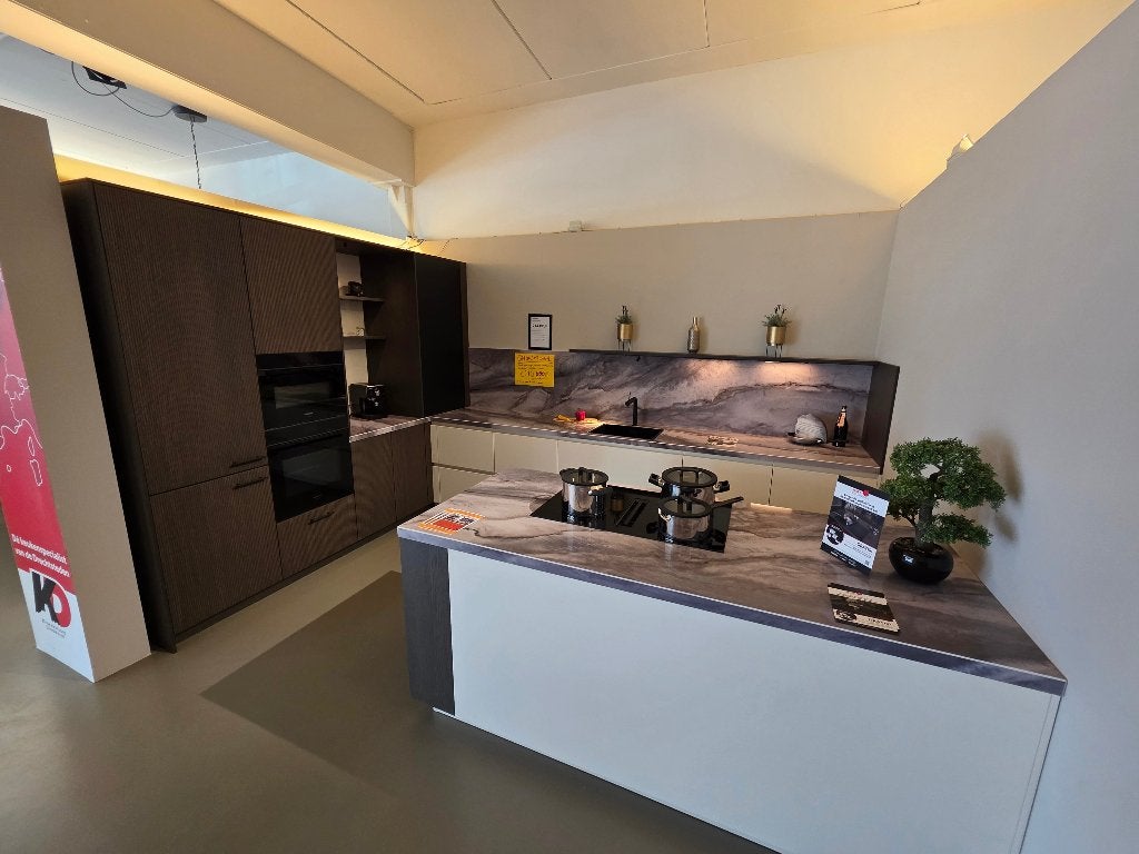 Ballerina keuken met Siemens apparatuur keramieken werkblad, Ophalen, Overige materialen, Overige typen, Nieuw