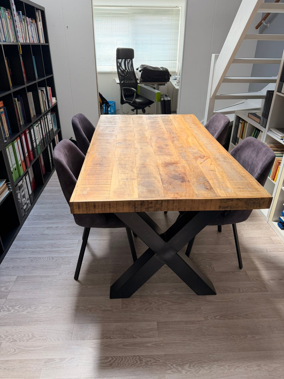 Haco tafel en vier stoelen, Ophalen, 100 tot 150 cm, 50 tot 100 cm, Zo goed als nieuw