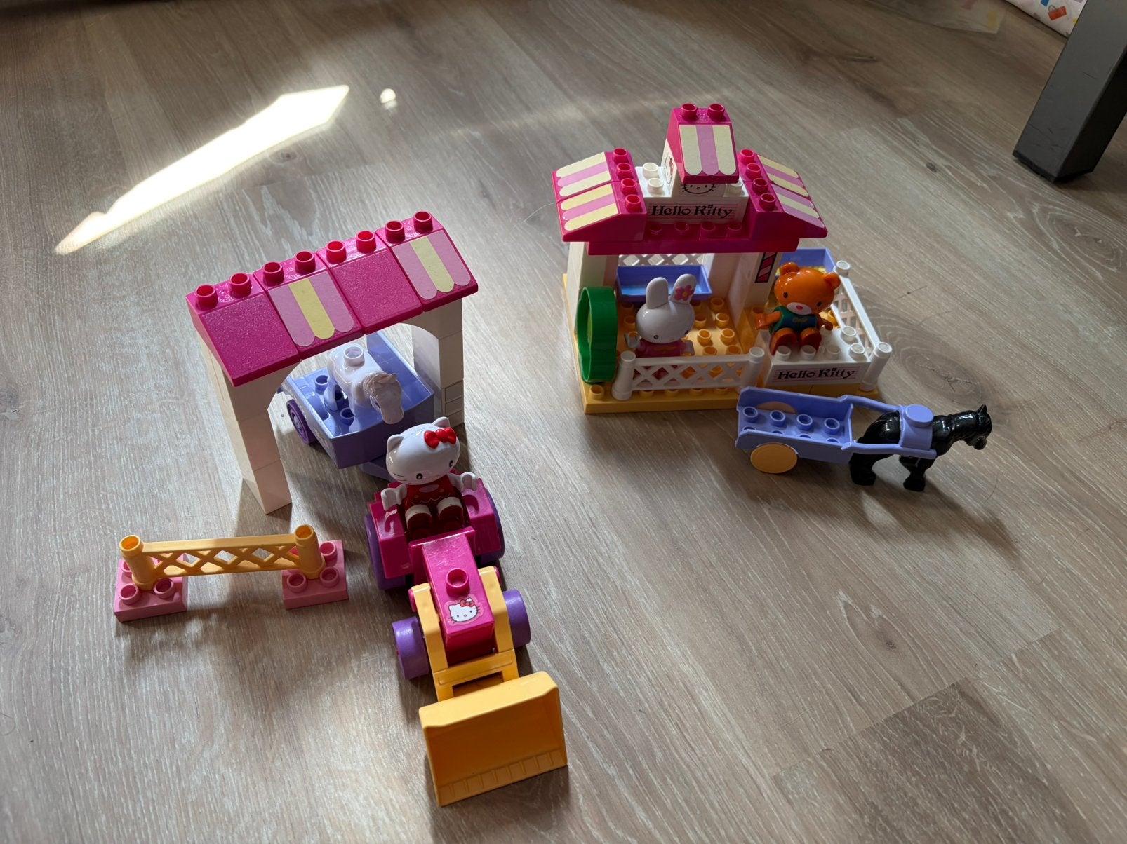 Hello kitty, paardenstal boederij., Kinderen en Baby's, Speelgoed | Duplo en Lego, Ophalen, Zo goed als nieuw, Duplo