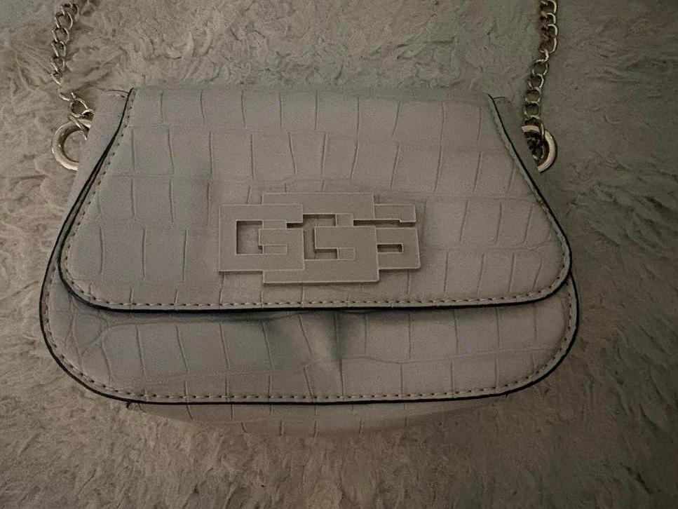 Nieuwe Guess tas - wit/grijs met printje / BIEDEN MAG!!, Ophalen of Verzenden, Nieuw, Wit, Schoudertasje
