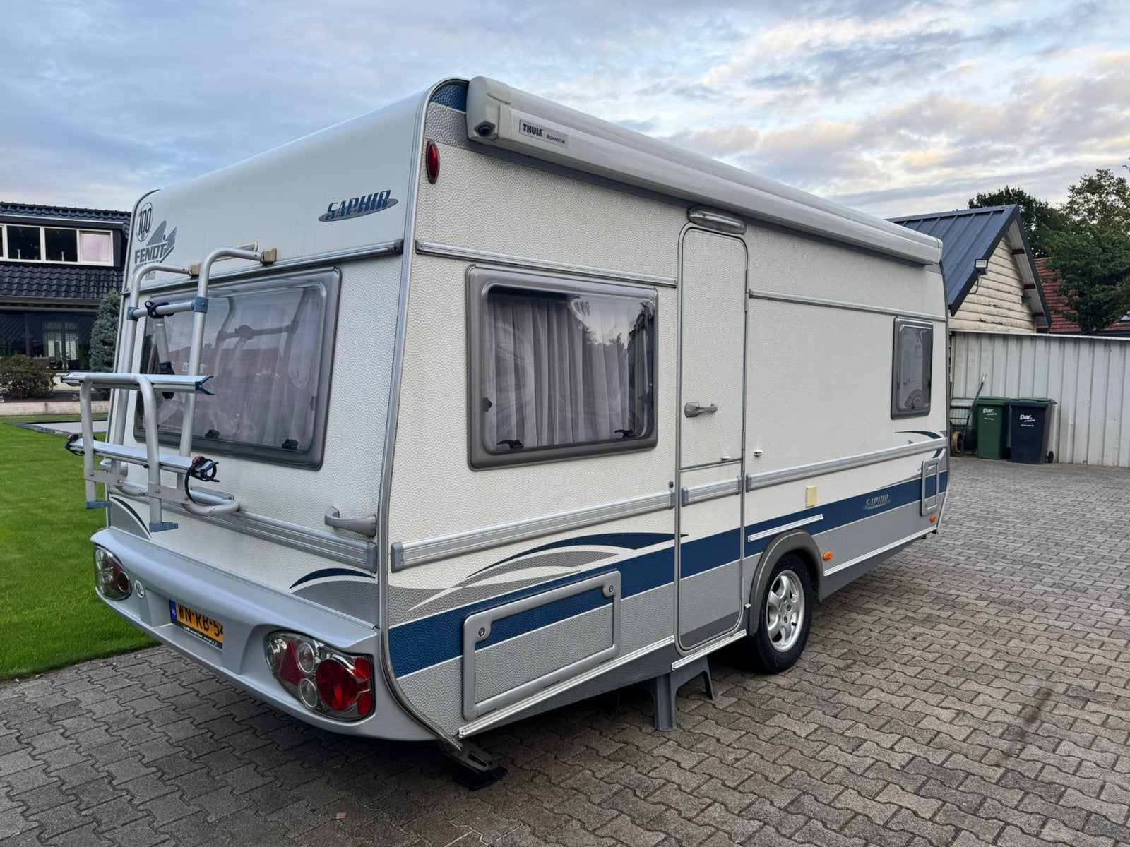 Prachtige FENDT SAPHIR 470TFB *mover*cass.luifel*2x fietsrek, Caravans en Kamperen, Lengtebed, Rondzit, Bedrijf, _