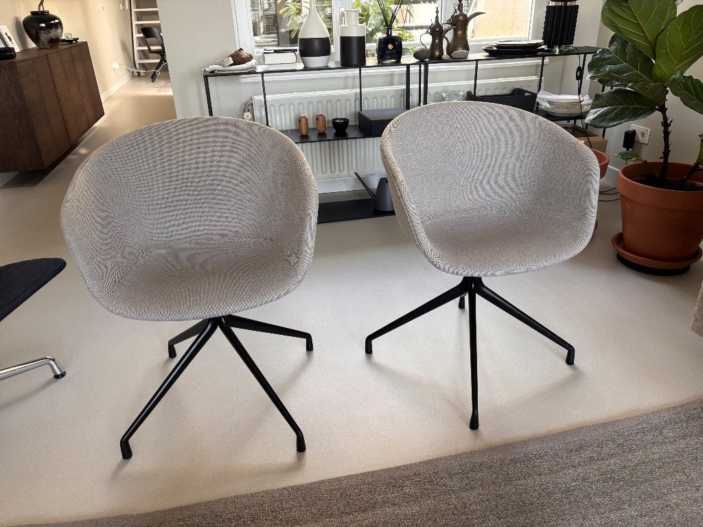 HAY draaistoelen, Huis en Inrichting, Stoelen, Ophalen, Gebruikt, Wit, Twee