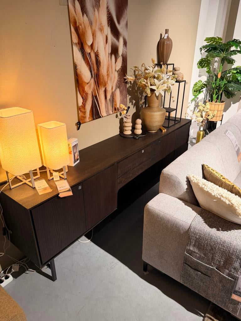 Dressoir belvio (SHOWMODEL), Ophalen, Met deur(en), Eikenhout, Zo goed als nieuw