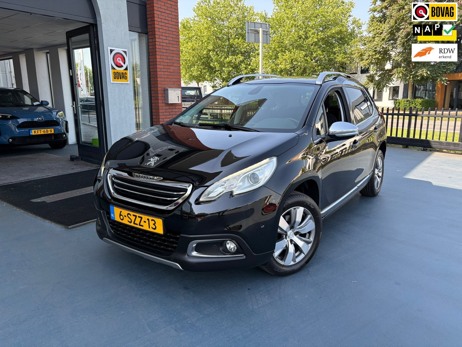 Peugeot 2008 1.2 VTi Allure Pack Premium Plus AUTOMAAT, Auto's, 450 kg, 1199 cc, Automatische klimaatregeling, 82 pk